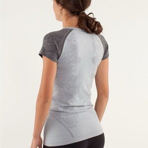 Lululemon 12 Swiftly Tech Short Sleeve Lace Design
